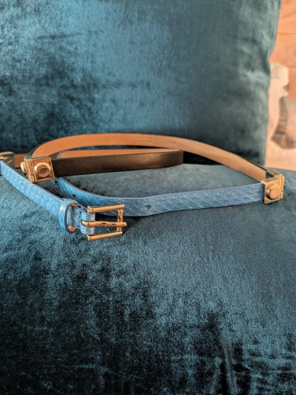 J Crew Bi-Color Mixed Leather Skinny Belt Blue Black Gold Rivet Detail Sz L, siz - Picture 1 of 5